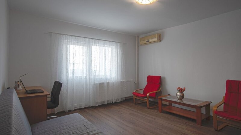 Vitanul Nou, apartament 2 camere decomandat, etaj 2, parcare inclusa